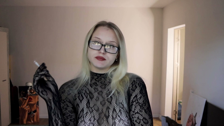 MertyXXX: Ashtray Girl
