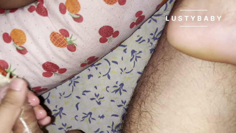Lustybaby605: Prezervativele spike sunt purtate de gagici și fete