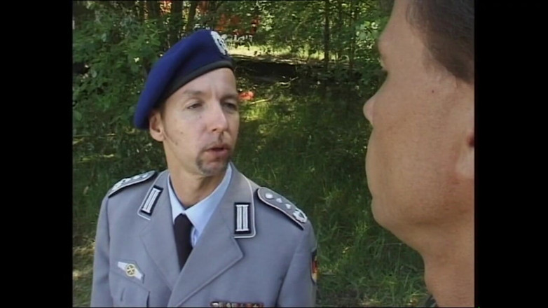Deutschland porn: Żołnierze uprawiają seks grupowy na świeżym powietrzu w obozie z puszczalskimi...