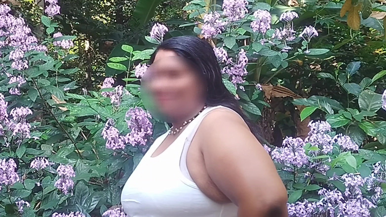 Anne Ipe: Beautiful Desi Girl Getting Nude Outside in the Garden