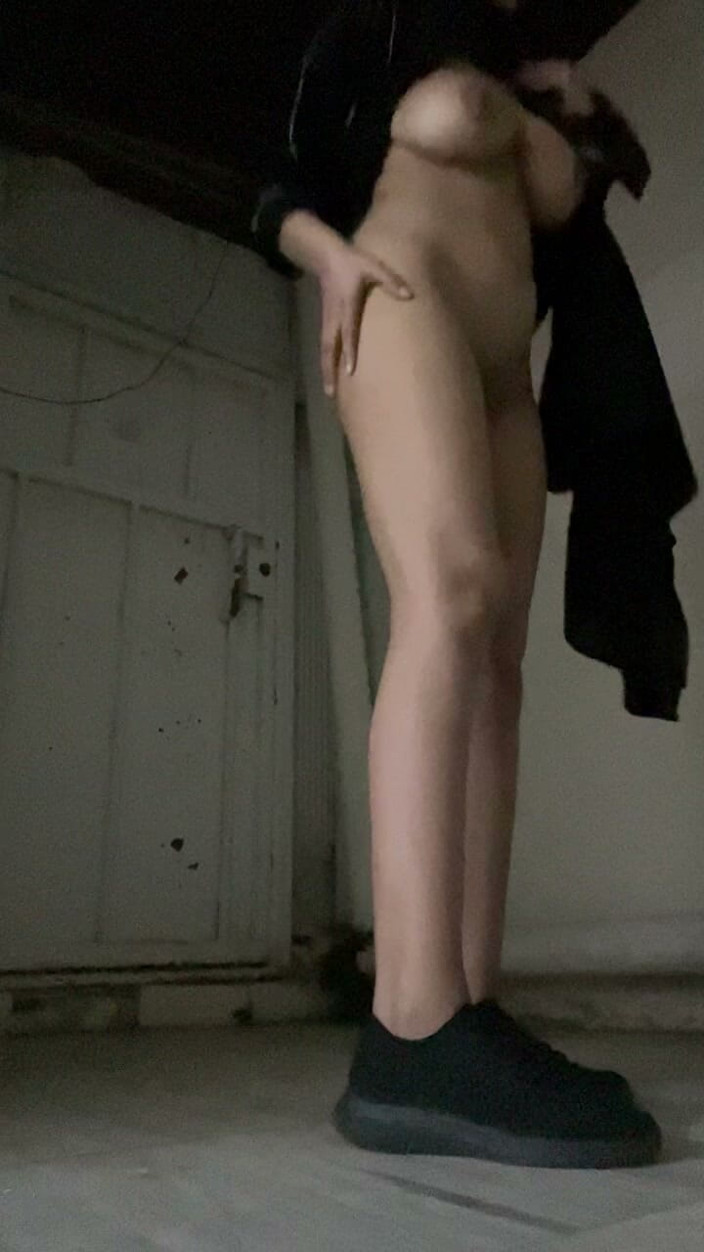 Bredah Arabic: Arab Muslim Wife Showing off Her Amazing Tits