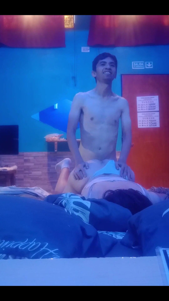 Fitcure1: Estilo perrito y montandome, mi novia gordita en un hotel...