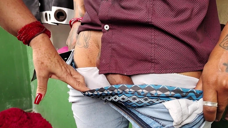 Tiffany Montavani: Tiffany obchoduje s domácími prácemi, aby si dala sperma do...