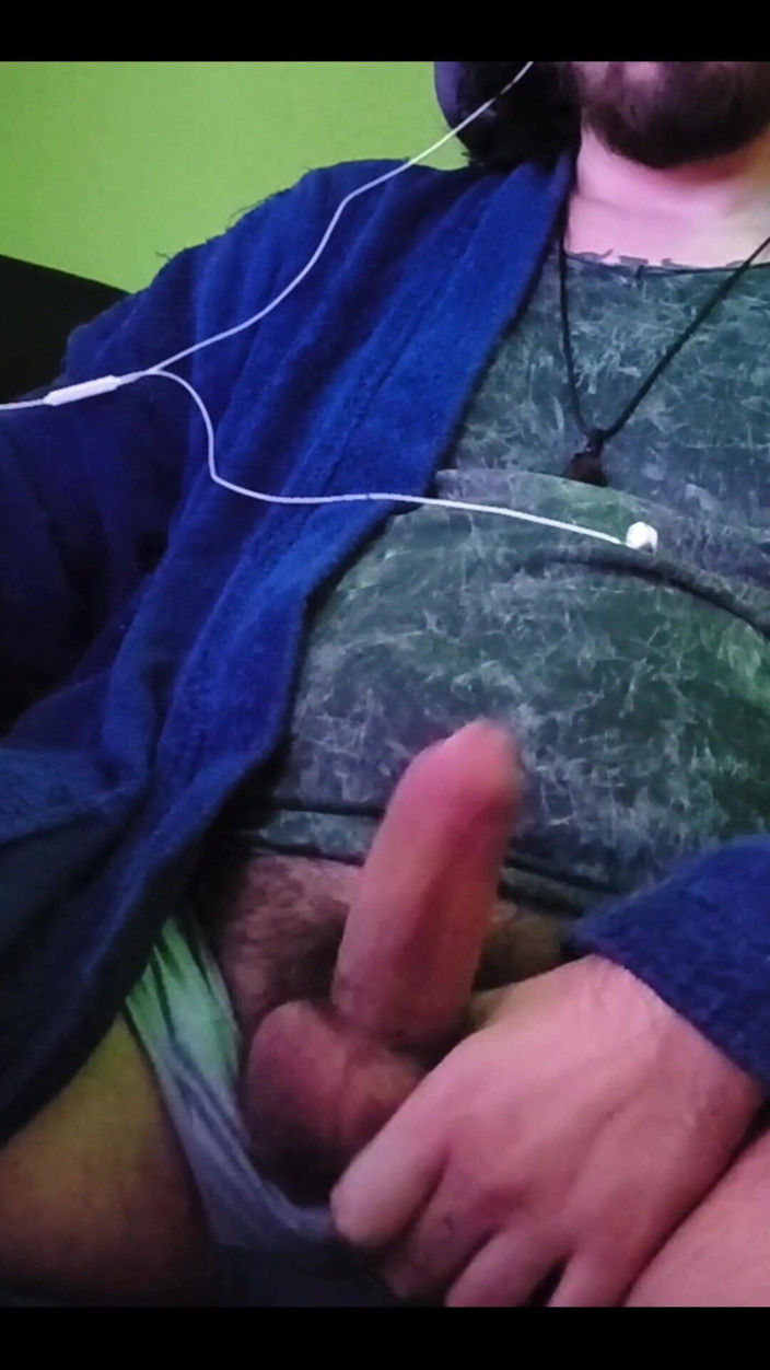 NaturalBornSinner: Você já jogou com seu pau enquanto joga