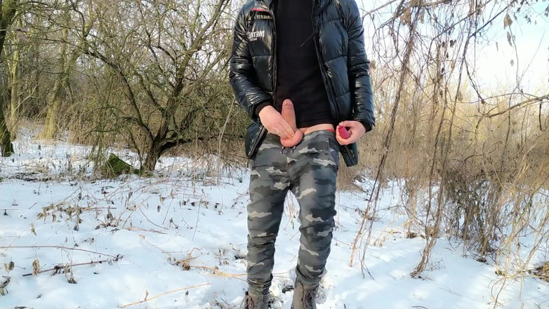 Idmir Sugary: Açık havada yarağımda hava darbeleri klitoris stimülatörünü deniyorum