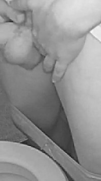 Amador Hetero Garoto Mijando De Mãos Livres Pego Na Câmera De Visão Noturna