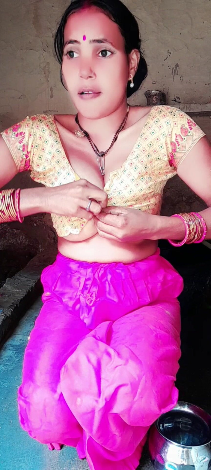 Renudbf: Estou tomando banho sozinha. Venha tomar banho comigo