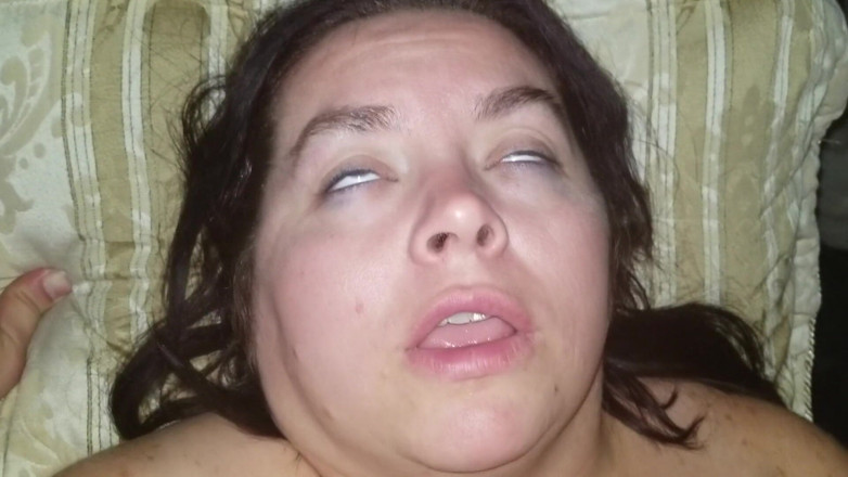 SexyNEBBW: สาวอวบเซ็กซี่ใช้ดิลโด้แล้วโดนเย็ด