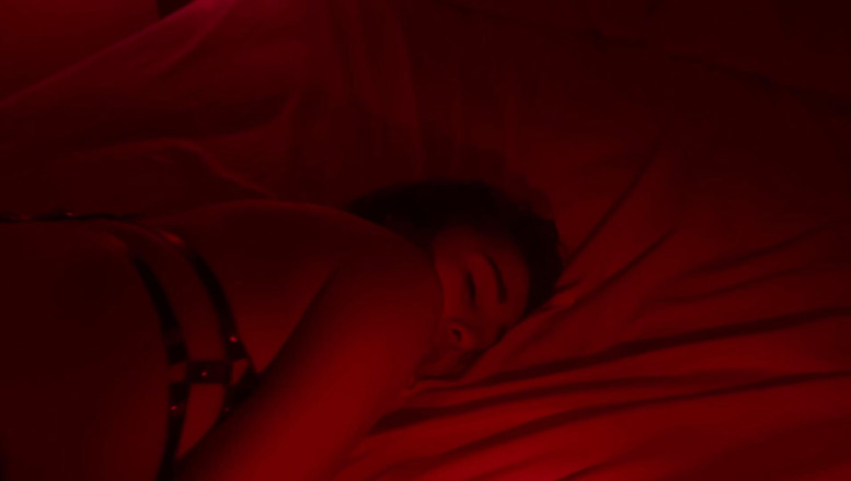 Allison Sweet: Stanza rossa con il mio amante mentre mio marito è al...