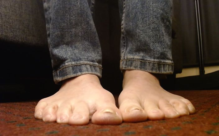 Abby Anna: Toe fetiš roztažená škádlení nehtové nehty nepoleštěné