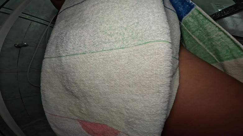 Nicoly Mattos: 샤워 후 시점: 털이 많은 내 음부를 숭배하고 내 가슴을 짜내며