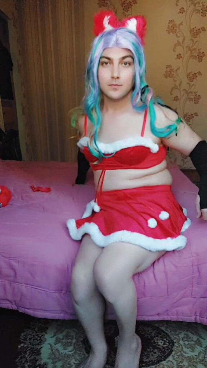 Kitty_Cross: Wielki tyłek odbija rutynę drżenia cheerleadeczki