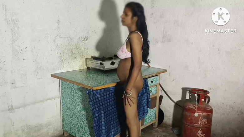 Nisha bhabhi ki chudai: 부엌에서 의붓아들과 섹스하는 배다른 여동생