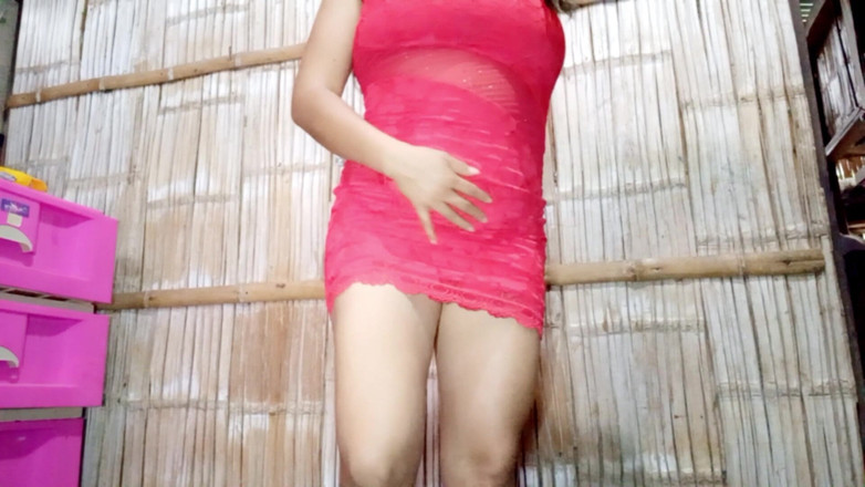 Martin13: Che pazzia! Una donna molto calda esegue danza sessuale a...