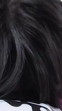 Una ragazza asiatica si fa riempire la figa pelosa di sperma