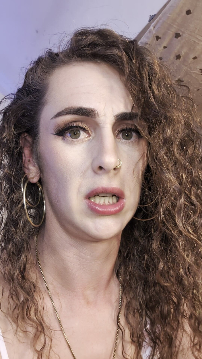 CecexoMonroe: 小さなペニスを屈辱させる - セシー・モンローの小さなペニスによる言葉による屈辱