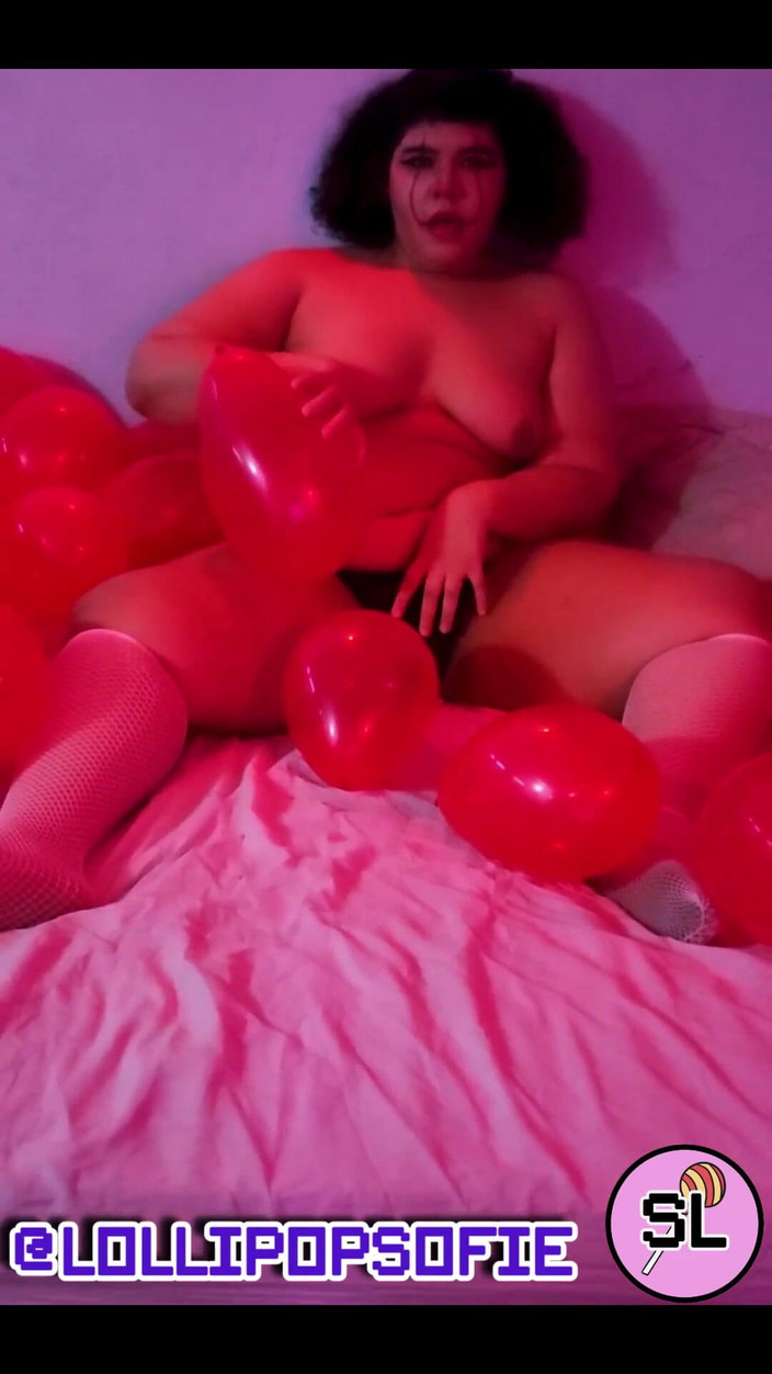 Sofie lollipop: 풍선을 숨기는 곳을 보여주는 페니와이즈