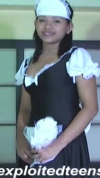 Exklusive philippinische AmateurIn Karen, cosplay zimmermädchen macht Zungenanal, versohlt, Kolbenfick, tiefe kehle, Pisse im mund, massive gesichtsbesamung.
