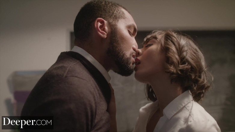 Deeper: Profundo. Janice Griffith se sale con la suya cuando toma...