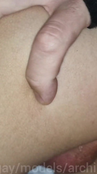 Abang tiri bertubuh kurus pantatnya dicrot sperma sampai orgasme!