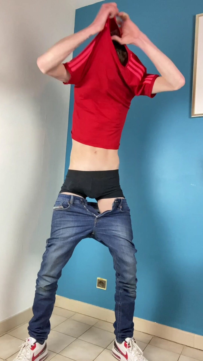 Craig Kennedy: Skinny Twink Big Dick Stroking Session - Massive Cumshot