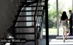 Ngoại tình bí mật với cô thư ký siêu nóng bỏng