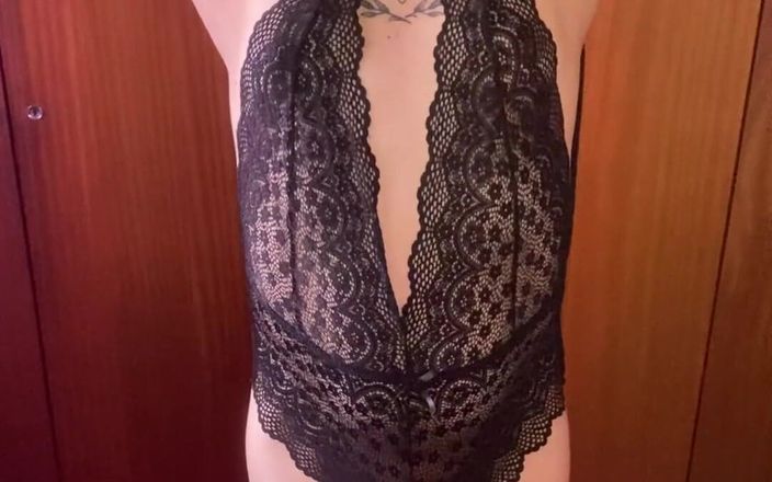 Emma Ink: Dit mooie en sexy zwarte bodysuit passen, vond je het...