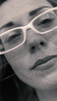 Courtney Taylor are parte de cremă de cur în timp ce Scarlett Wild linge sperma