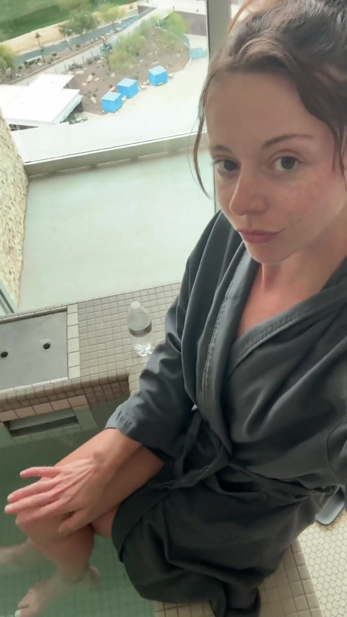 Nadia Foxx: Menggunakan Nafsu Saya Untuk Pancutan Mani Di Bilik Mandi Spa |...
