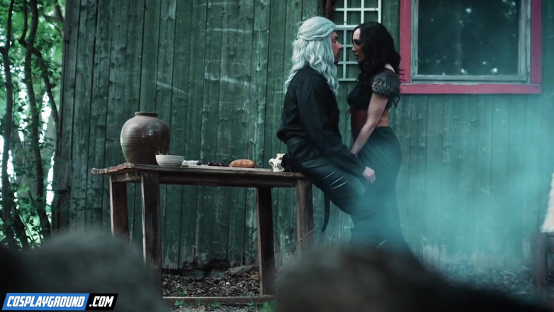 Cosplayground: Chloe Amour prend la longue bite de Geralt jusqu’à ce...