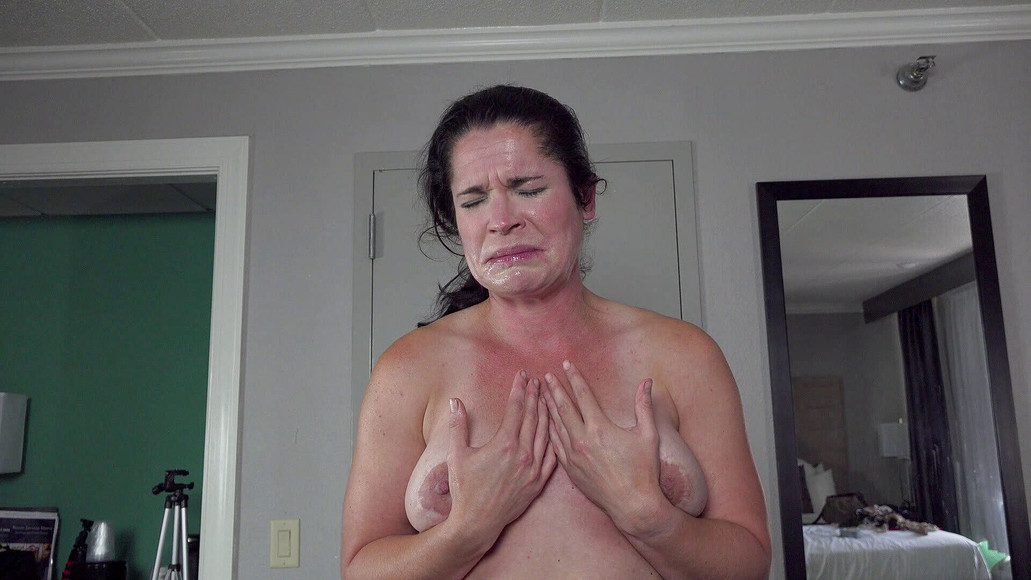 Sammi Starfish: Housekeeping humiliated