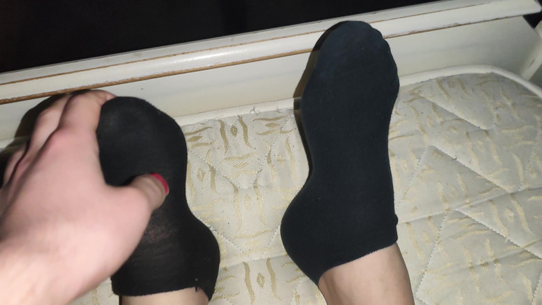 MartyBrady: Crossdresser Twink Mempunyai Fetish Untuk Mengurut Kaki Ayahnya