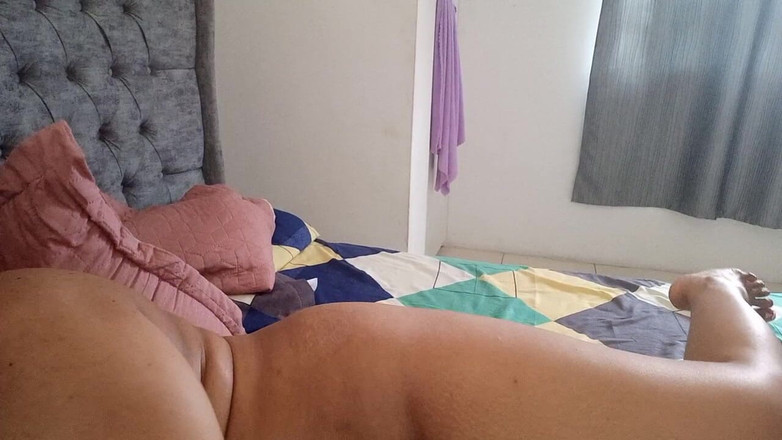 PATY PATY: 私の隣人は渇望を持っています!ダンスをすると膣と乳首が硬くなる