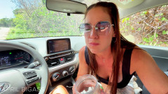 April BigAss: Pití litry chcanek za celý den, jsme "chyceni" vysoké riziko, anální...