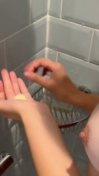 Sneeking on My Step-sister in the Shower