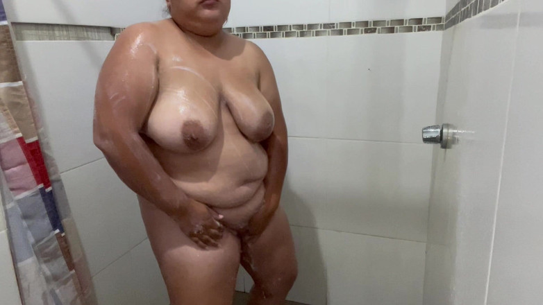 Stepmom_with_big_tits: Thật là một cơ thể giàu có của hàng xóm...