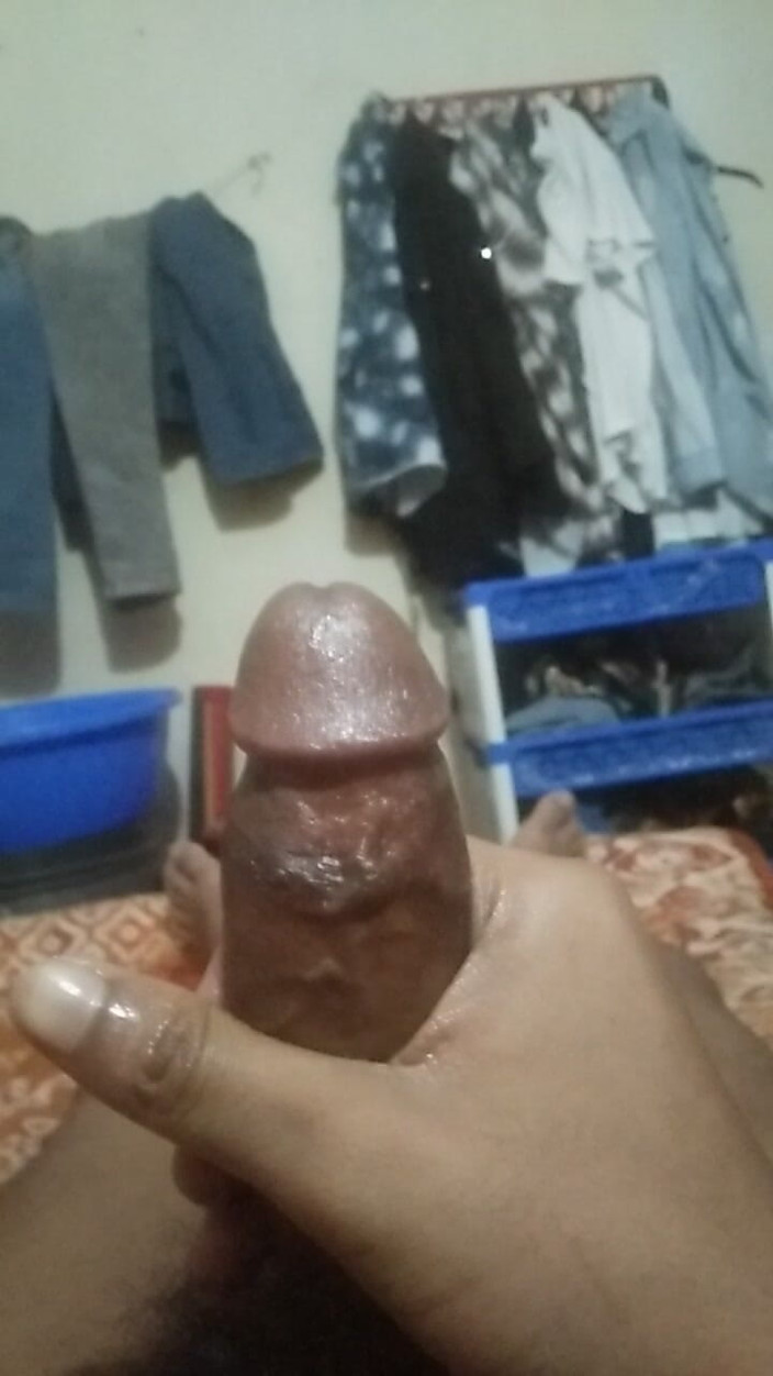 Viral_tiktokar: I Got a Handjob in My Room.