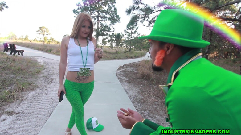 Naked Hustlers: Leprechaun Rave