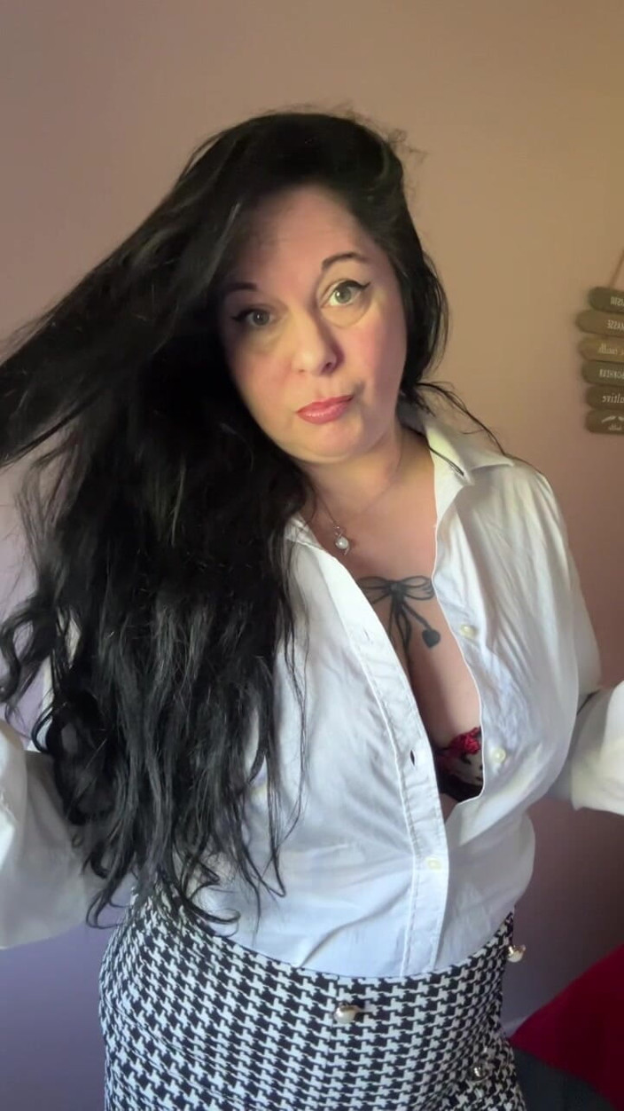 Maitresse Clara: Signature D’une Humiliation