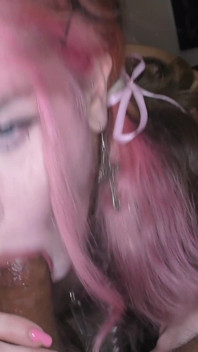 Sexy děvky mohou vzít jakéhokoli ptáka bez ohledu na velikost