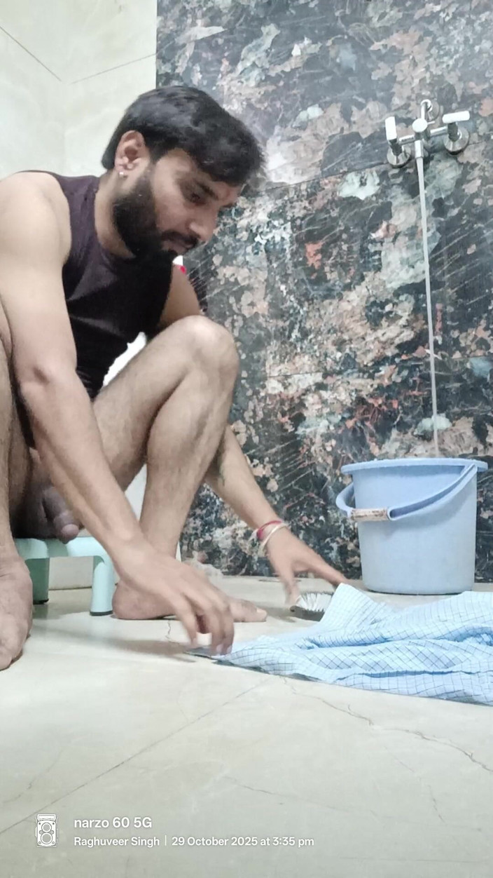 Rajasthani-old-lover: Pembersihan bilik air desi