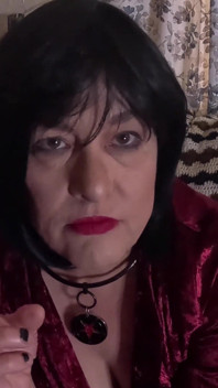 Będę ssać mojego papierosa tak ostro jak twój kutas