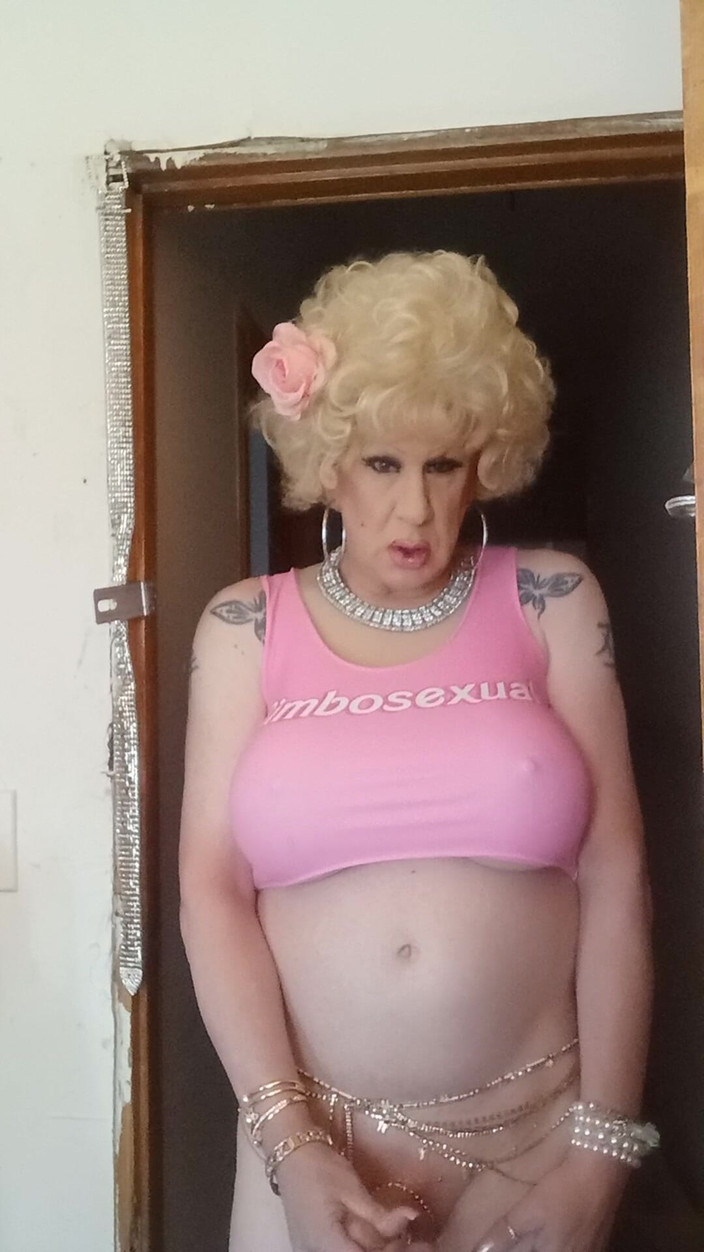 Mshollbrook: Bimbosexuálka