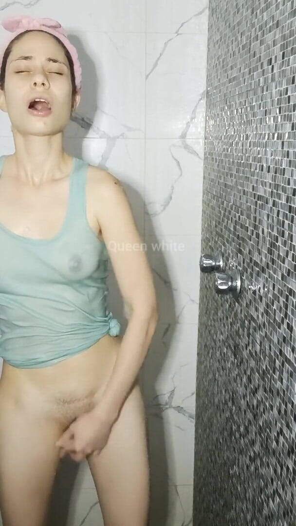 Natti natti: Robię gorące rzeczy pod prysznicem