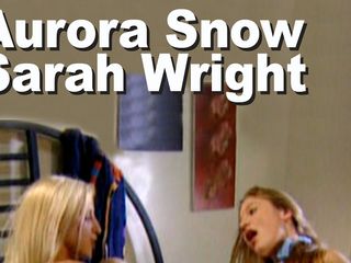 Edge Interactive Publishing: Aurora Snow &amp; Sarah Wright Lesbo thủ dâm liếm chà xát