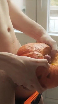 Un Mec Français Baise Un Meilleur Légume De Citrouille Pour Baiser (vidéo D’halloween)