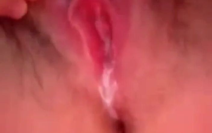 Fuckinglady101: Geil Pinay-meisje wil haar heerlijke natte poesje neuken