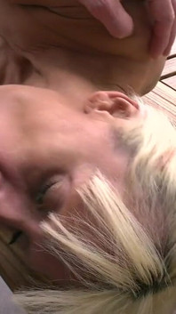 Une blonde de 60 ans avec un super corps et une super libido 5066 1
