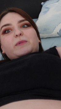 Mokra cipka pięknej rosyjskiej milf solo