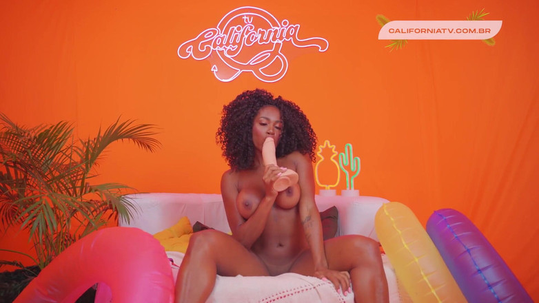 California TV: Iasmin Santana: Summer Intimate